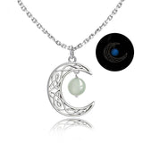 Crescent moon pendant necklace