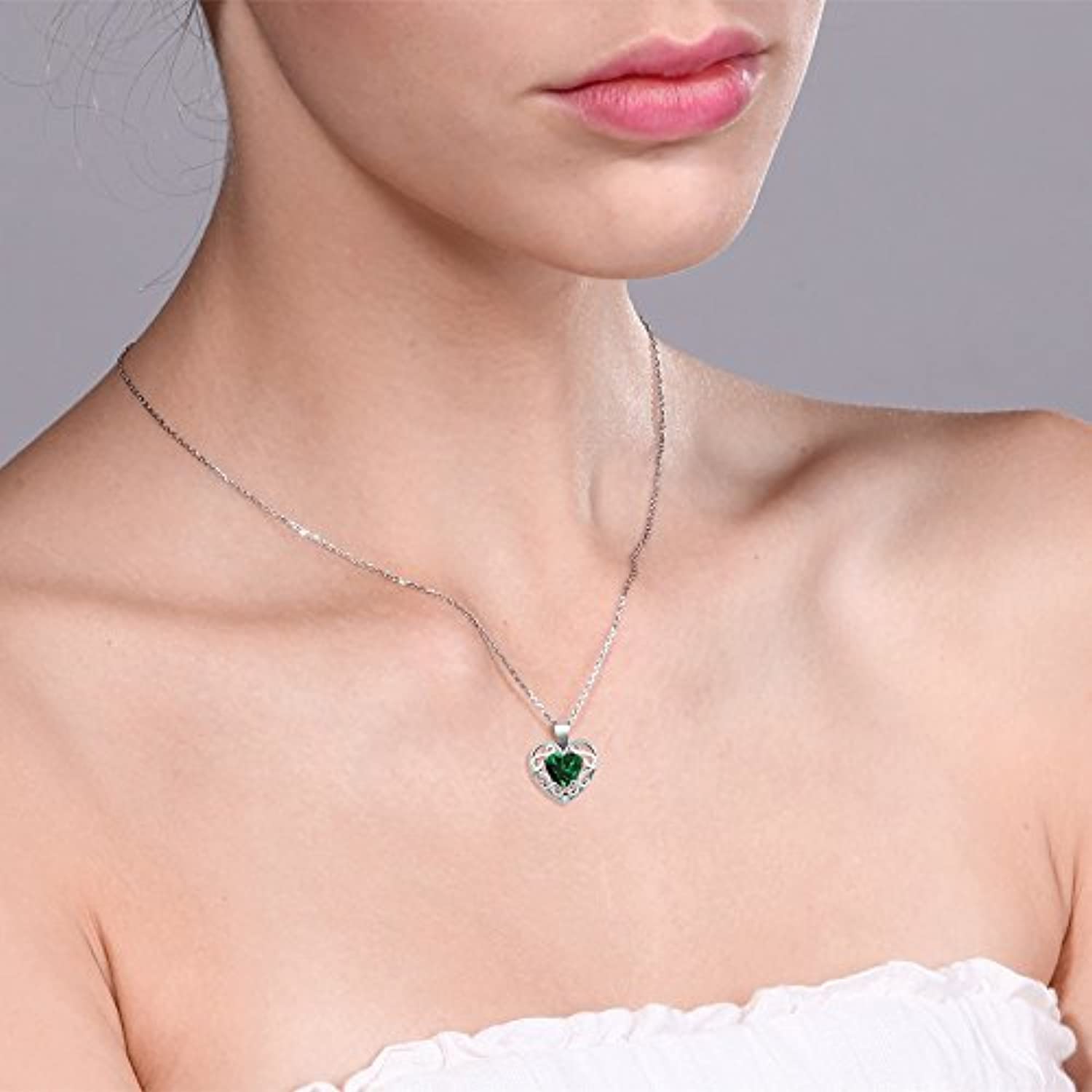 1.52 Ct Heart Shape Green Simulated Emerald cubic zirconia 925 Sterling Silver Pendant