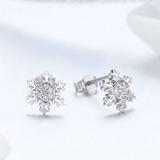 925 Sterling Silver Winter Snowflake Exquisite Stud Earrings for Women Fashion Wedding Engagement Jewelry