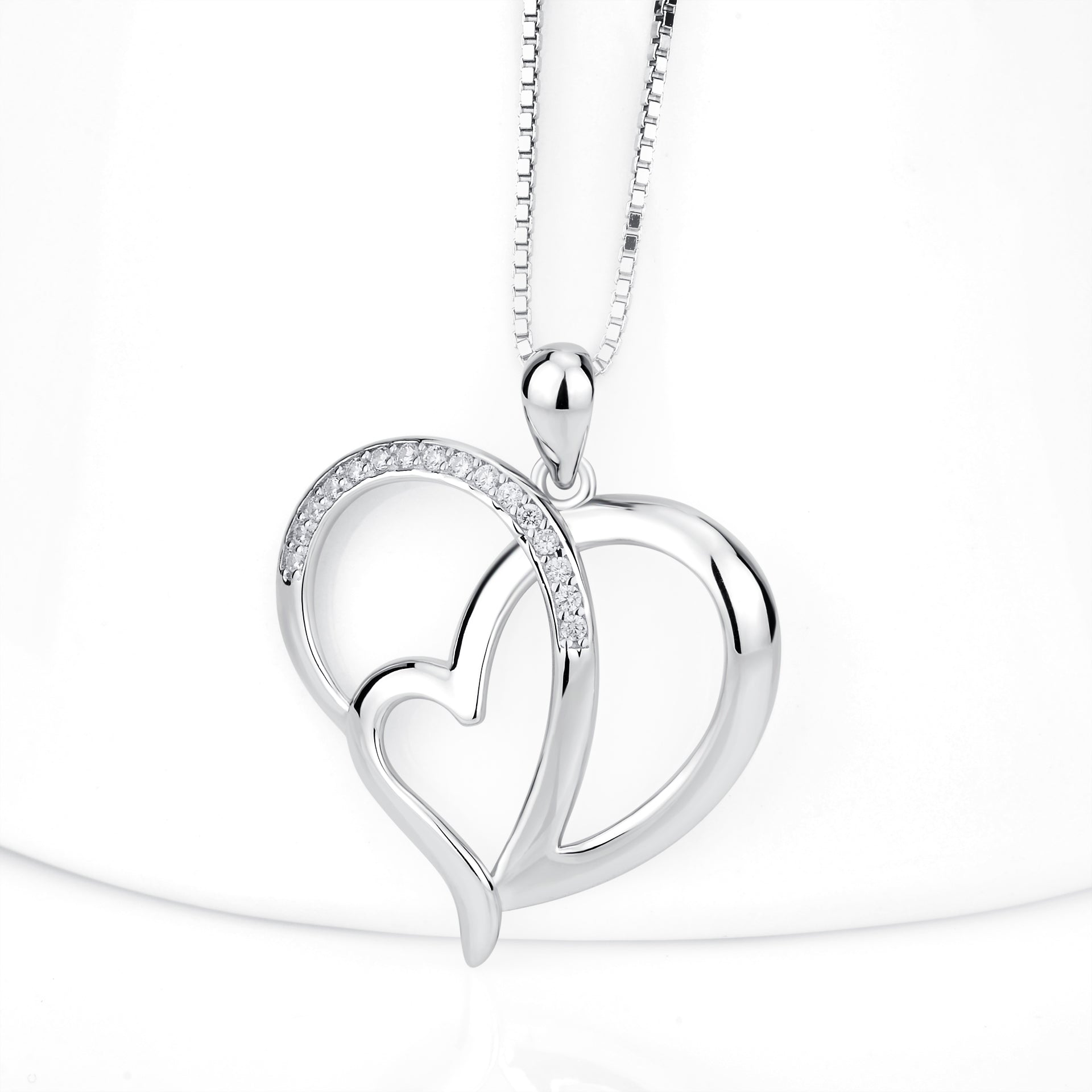 Ladies Polished Necklace New Simple Design  CZ  Hearts Necklace