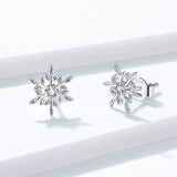 925 Sterling Silver Elegant Snowflakes Stud Earrings Precious Jewelry For Women